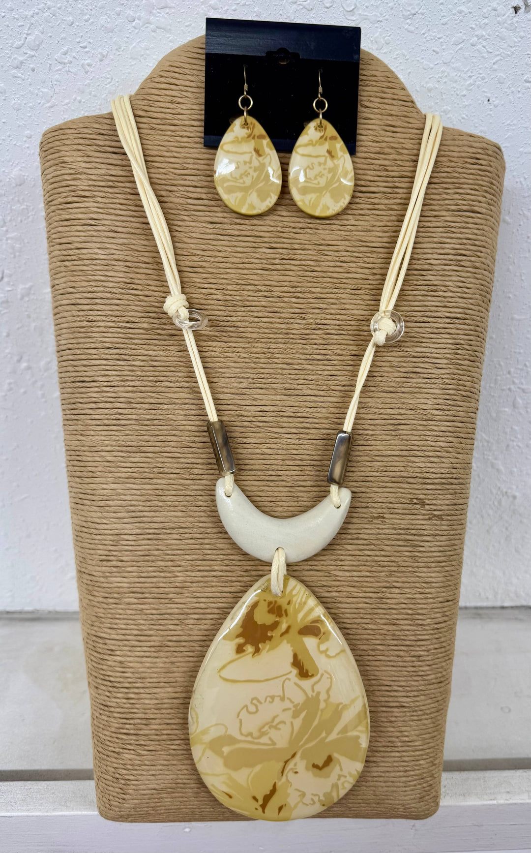 Cream Floral Marble Adjustable Necklace and Earring Set