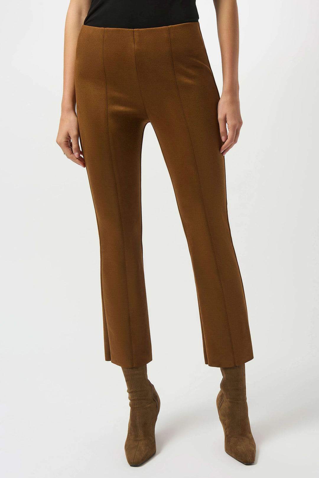 Pantalón de antelina color canela de Joseph Ribkoff