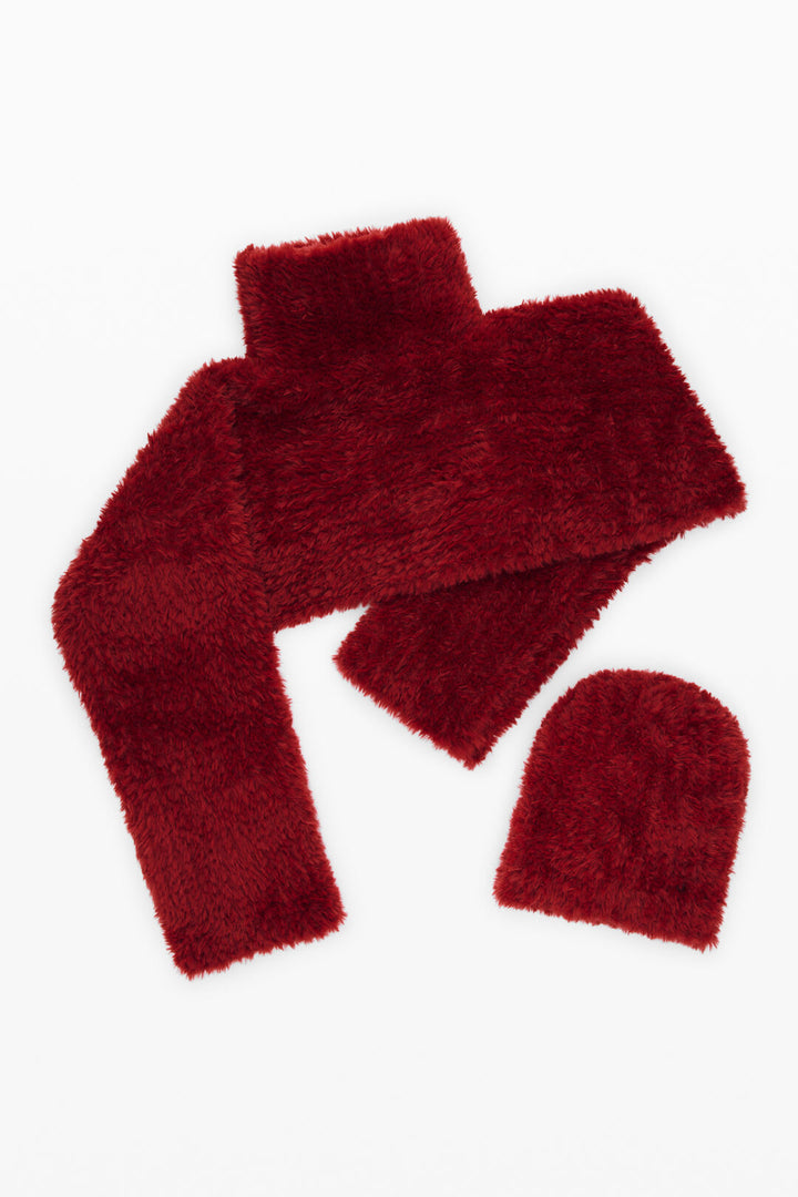 Red Plush Cropped Turtleneck Sweater and Beanie Set - by Desigual